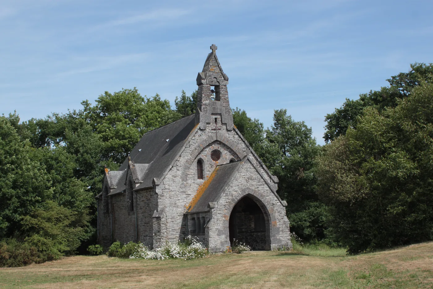 La chapelle Saint-Clément du Grand-Coiscault, reconstruite en 1758 sur un lieu de pèlerinage médiéval.