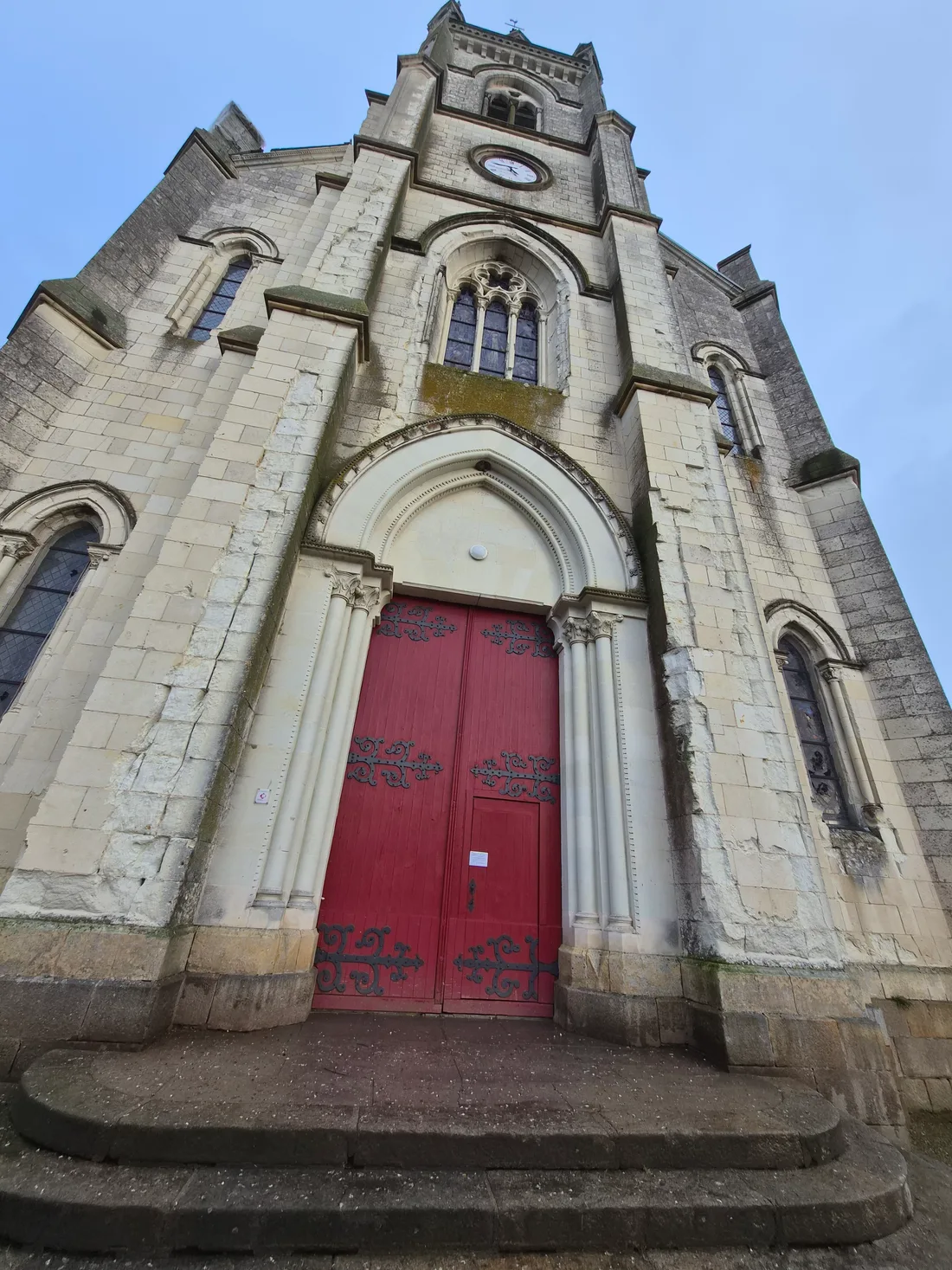 L'église Saint-Pierre-et-Saint-Paul de Freigné