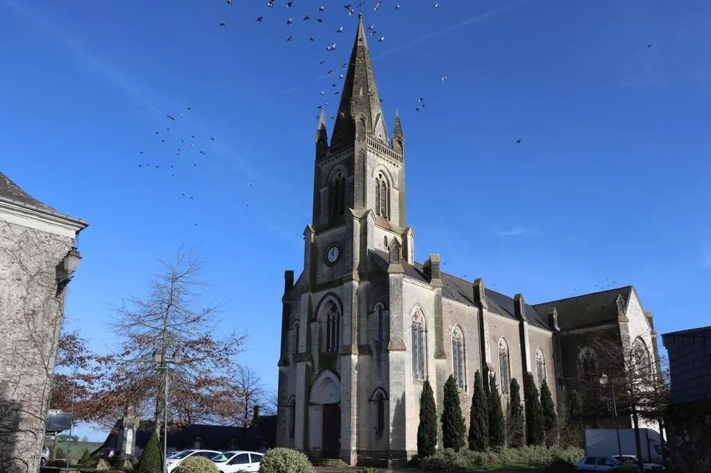 Église Saint-Pierre de Freigné